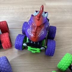 モンスタートラック4台の画像
