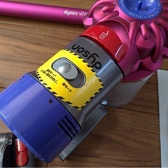 dyson コードレスクリーナー  V7 motreheadの画像