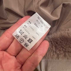 Alma Design グレージュ フェイクファーベスト　ジレの画像