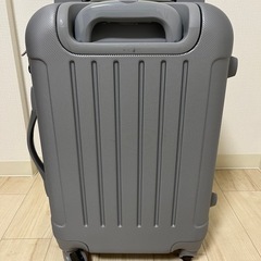 【札幌駅】キャリーケース　機内持ち込みサイズ　シルバー　ジャンク品の画像