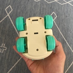 車の形のオーボール　おもちゃの画像