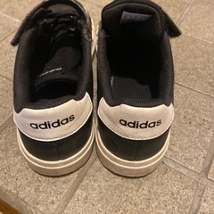 adidasスニーカー22センチの画像