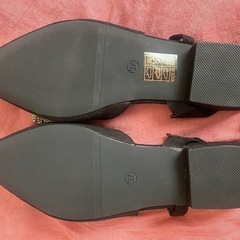 【新品未使用】ビジュー付パンプスの画像