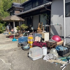 本日‼️ガレージセール開催してます🥺無料🆓のものもたくさん✨の画像
