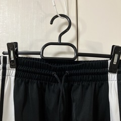 超美品♡adidasスカートの画像