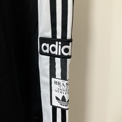 超美品♡adidasスカートの画像