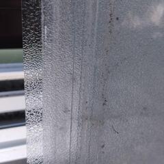 室内の戸のガラスセットの画像