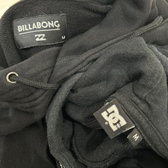 BILLABONG, DC ブラックパーカー２枚の画像