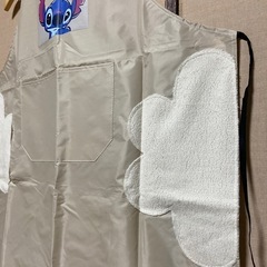 《新品未使用》エプロン キャラクター 防水 ベージュ
の画像