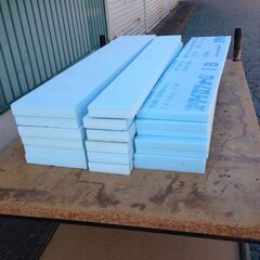 スタイロフォーム　中古　30ミリ厚 と20ミリ厚 　サイズいろいろ１９本の画像