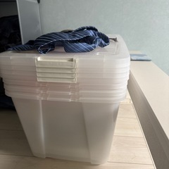 プラスチックケース四つの画像