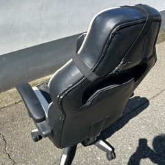 ゲーミングチェア　の画像