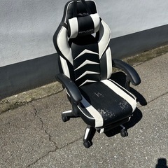 ゲーミングチェア　