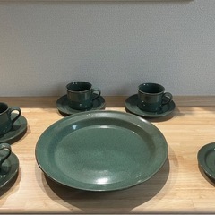 大皿とカップ&ソーサーセット
の画像