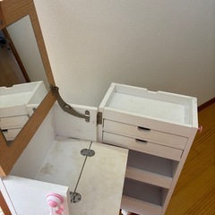 収納ドレッサーの画像