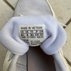 白　adidas アディダス　運動靴　中古　23.0cmの画像