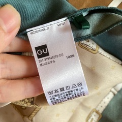 GU スカーフの画像