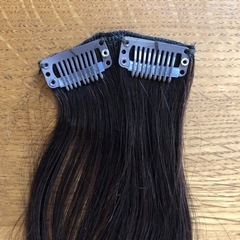 ヘアエクステ　２つの画像