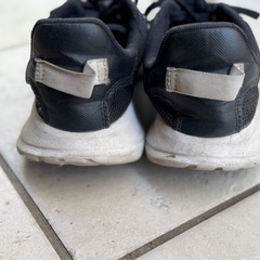 黒　adidas アディダス　運動靴　中古　23.5cmの画像