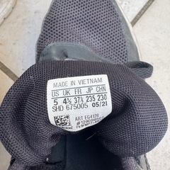 黒　adidas アディダス　運動靴　中古　23.5cmの画像