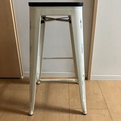 ヴィンテージ加工カウンターチェア　白　2脚　の画像