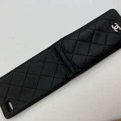 シャネル　スマホケース　黒　12.8×6.8×1.5ｃｍ　キャビアスキン　シリアルシールあり　フランス製の画像