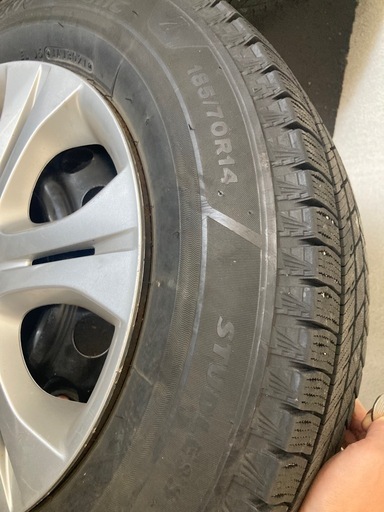 【9/7まで！早い者勝ち】冬タイヤ（185/70R14 ）