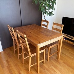 【直接取引優先】IKEAダイニングテーブルとチェア4脚セット 直接取引優先】IKEAダイニングテーブルとチェア4脚セット