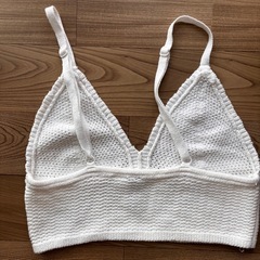H&Mのタンクトップの画像