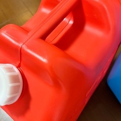 石油ファンヒーター用　灯油缶2個　タカギポリカンポンプ付きの画像
