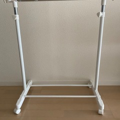 ハンガーラックの画像