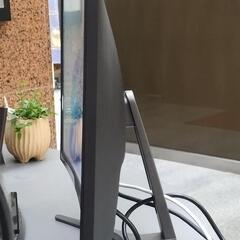湾曲ゲーミングモニター 24インチの画像