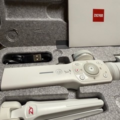 ホワイトジンバルスタビライザーの画像
