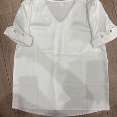WHDRESS ブラウスの画像