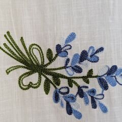 【ほぼ新品】白半袖　花柄刺繍ブラウス　フリーサイズの画像
