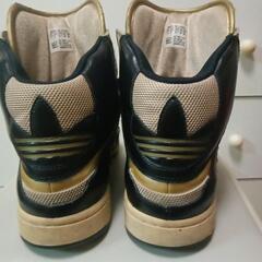 adidas✭RESPECTの画像