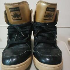 adidas✭RESPECTの画像