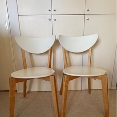 IKEA 白ダイニングチェア　二脚セットの画像