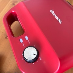 【人気家電】Vitantonio ホットサンドメーカー ワッフルプレート付きの画像