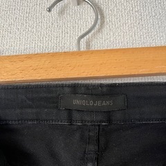 ユニクロ　黒　スキニーの画像