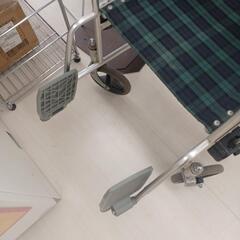 【ドリーム尾浜店】折畳車椅子　※使用感あり　 高さ(H)--cm× 幅(W)--cm× 奥行(D)--cmの画像