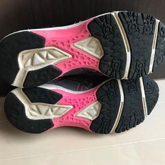スニーカー アシックス レーザービーム ブラック x ピンク 22cm 22.0 洗濯済 Asics 黒 シューズの画像