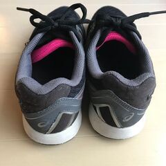 スニーカー アシックス レーザービーム ブラック x ピンク 22cm 22.0 洗濯済 Asics 黒 シューズの画像