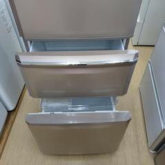 三菱 3ドア冷蔵庫 MR-C37C-P 370L 2017年製 キズ・ドリンク受けヒビ 動作確認済み【こちらは店舗です。浜村鹿野温泉ICから3分 買取本舗 宮本リサイクル 営業時間9～19時 定休日水曜のみ←連絡できませんm(_ _)m】の画像