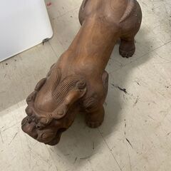 リサイクルショップどりーむ荒田店　No4512 木彫りのシーサー　置物　横４５ｃｍの画像
