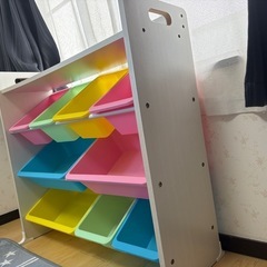 おもちゃラックの画像
