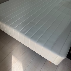 セミダブルベッドの画像