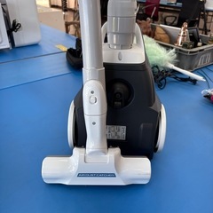 Panasonic  掃除機  パック式  2020年製  MC-PKL21A-Wの画像