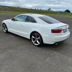 車検たっぷり　アウディ　A5   クワトロ　クーペ　全部コミコミの画像