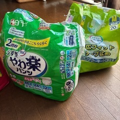 エルモアいちばん未開封2個&おまけ沢山の画像
